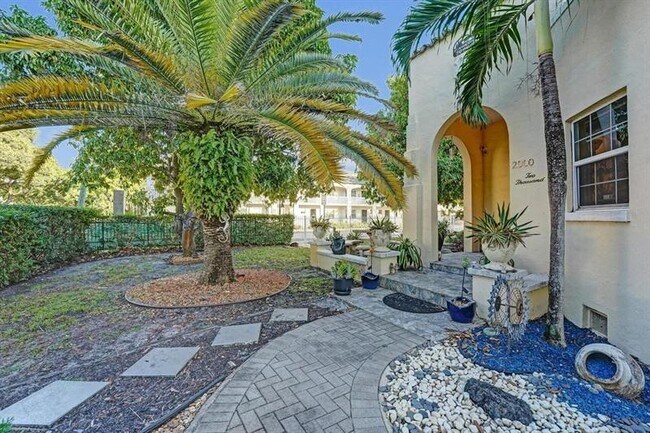 Building Photo - 2000 Jackson St