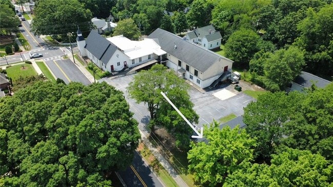 Building Photo - 175 Park Dr