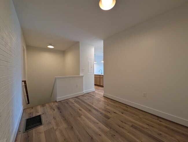Building Photo - 5900 Fort Ave
