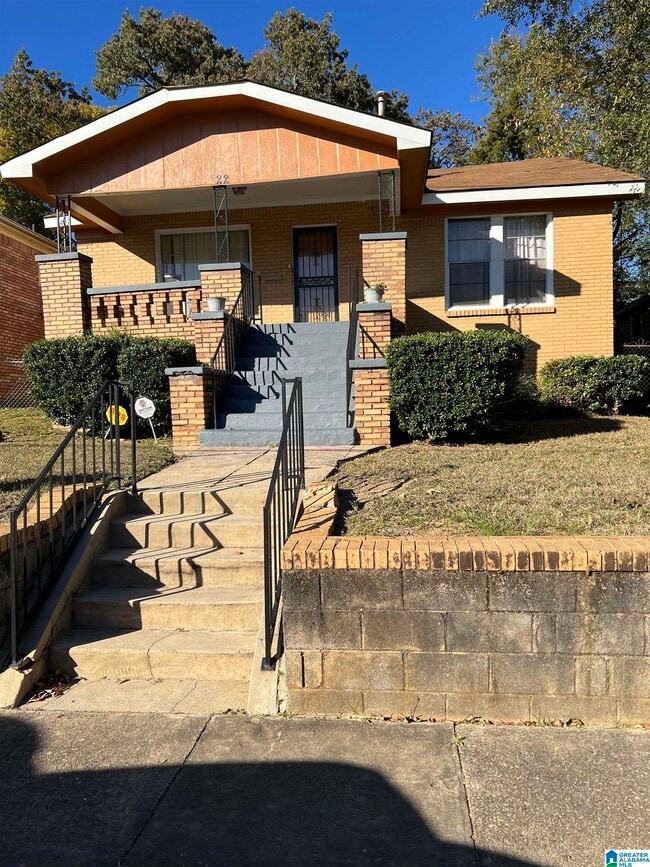 Building Photo - 22 17th Ave S