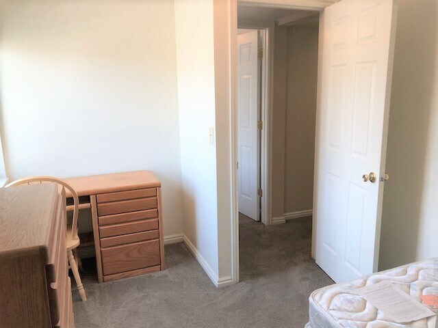 Building Photo - 34 E 700 N