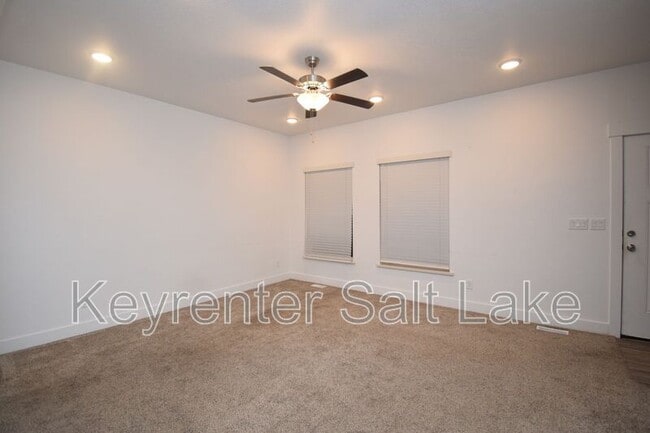 Building Photo - 2726 E Iron Bark Alley