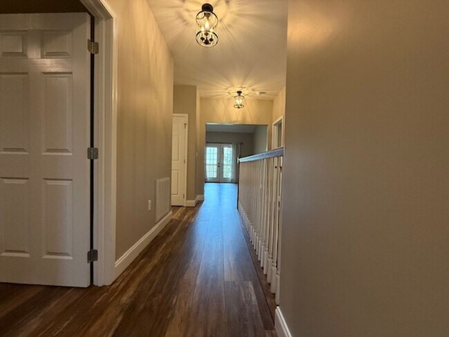 Building Photo - Effortless Comfort with a Touch of Luxury