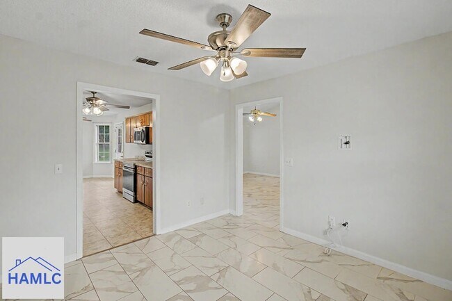 Building Photo - 340 McCumber Dr