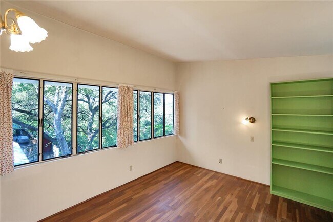 Building Photo - 1806 Alta Vista Ave