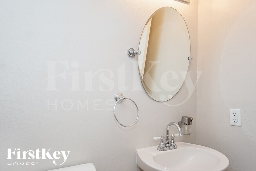 Building Photo - 6964 Jasmine Creek Way