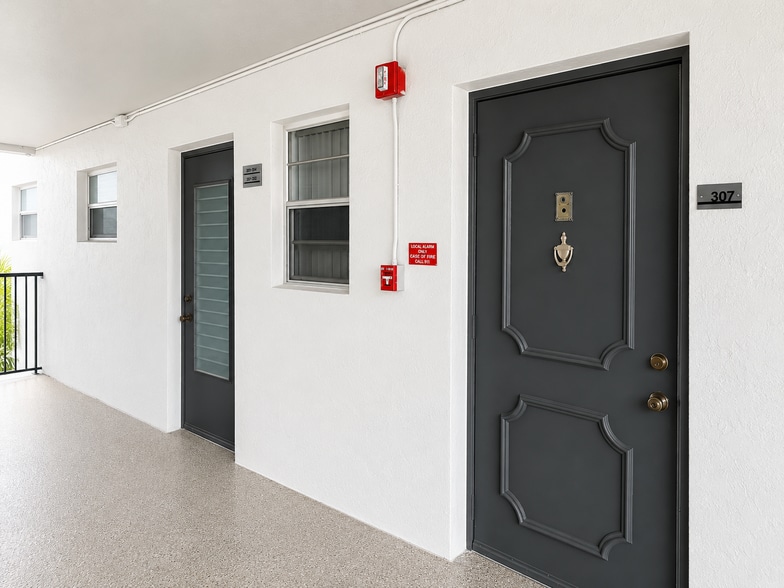 Building Photo - 14150 SW 84th St