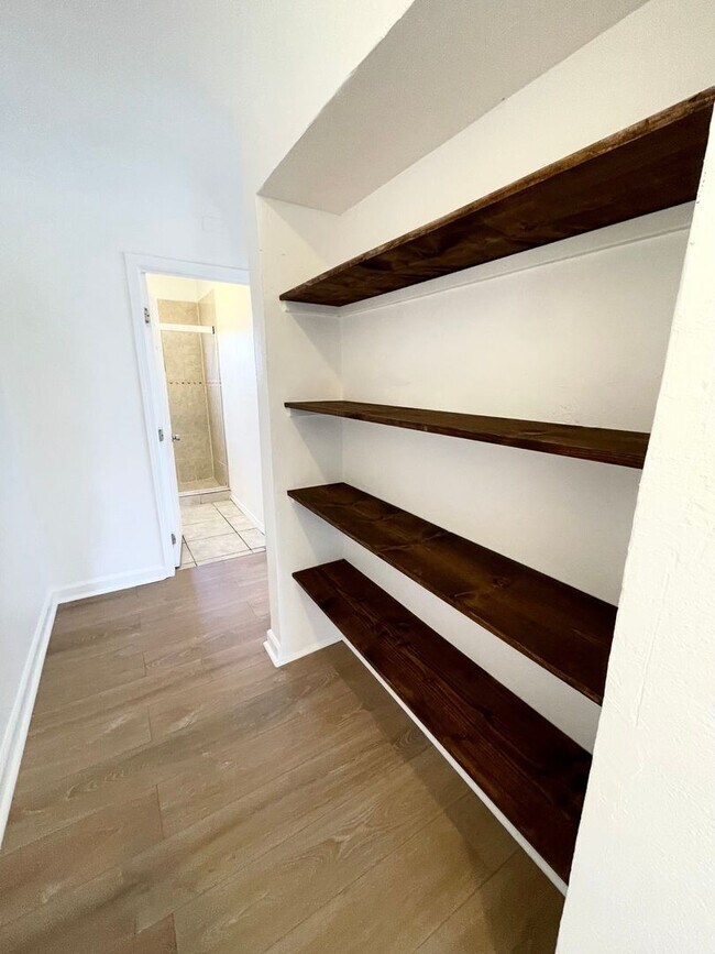 Building Photo - 3659 6th Ave