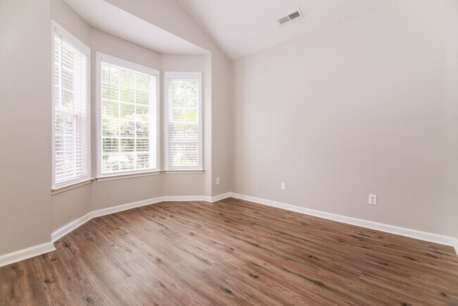 Building Photo - 9301 Doss Ct