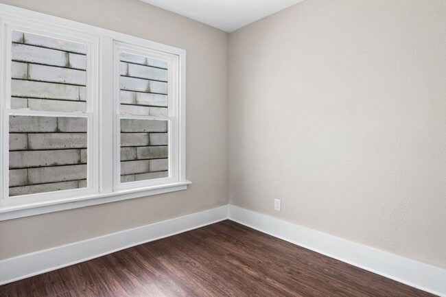 Building Photo - Coming Soon - Charming 3 Bedroom, 1 Bath S...