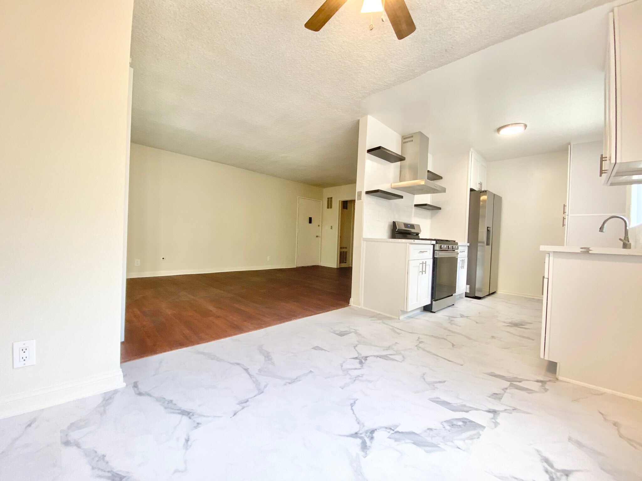 Building Photo - 7010 Lanewood Ave