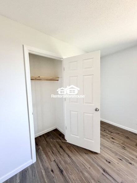 Building Photo - 211 S Green St