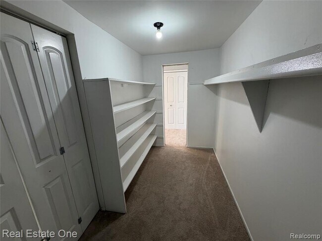 Building Photo - 29828 CITY CENTER # 1 Dr