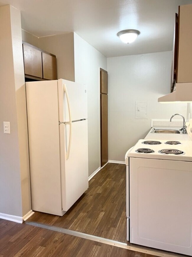 Building Photo - Charming 1 bedroom/1bath apartment near Do...