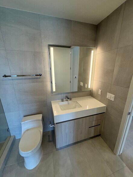 Building Photo - 160 NW 27th St