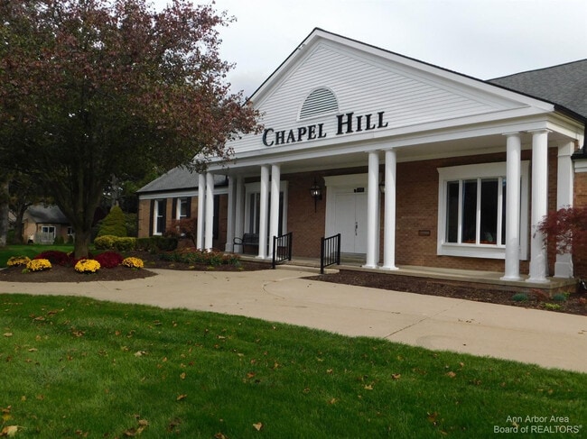 Building Photo - 3385 Burbank Dr