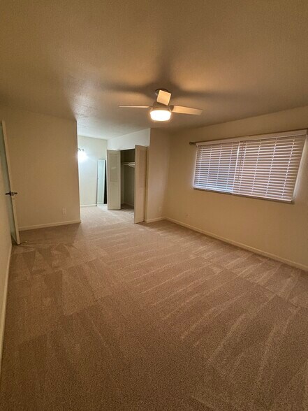 Building Photo - 5841 N Granite Reef Rd