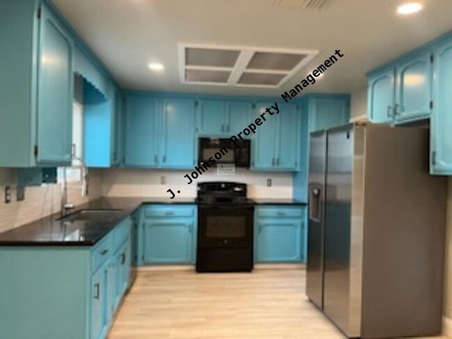 Building Photo - Beautifully Updated 3BR Home in the Heart of Manteca – Move-In Ready!