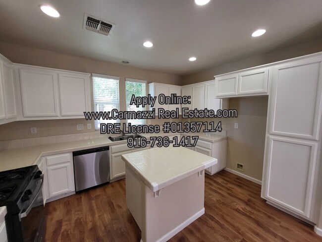 Building Photo - 260 Wapello Cir