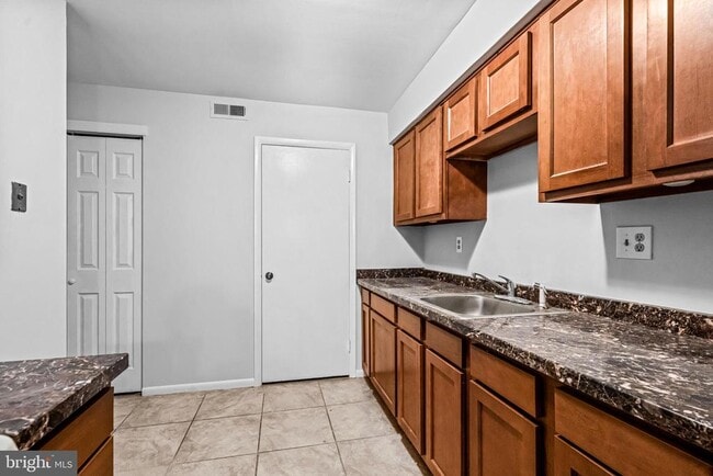 Building Photo - 202A Kelly Cove