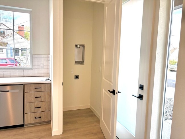 Building Photo - St. Johns New Build - Bright and Spacious End Unit 2 Bedroom with A/C, Washer/Dryer and Private P...