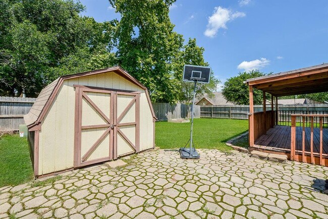 Building Photo - 2119 Landcircle Ct