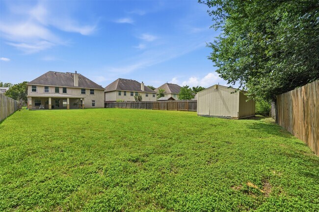 Building Photo - 22914 Breton Point Dr