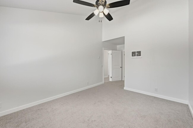 Building Photo - 709 Copper Dr