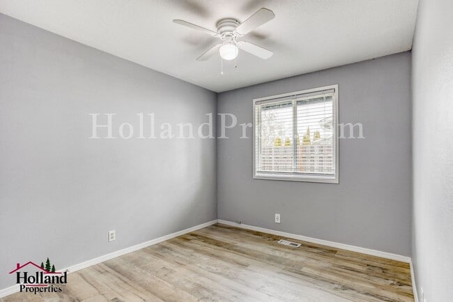 Building Photo - Charming Single-Level Hillsboro Home with Fenced Backyard!