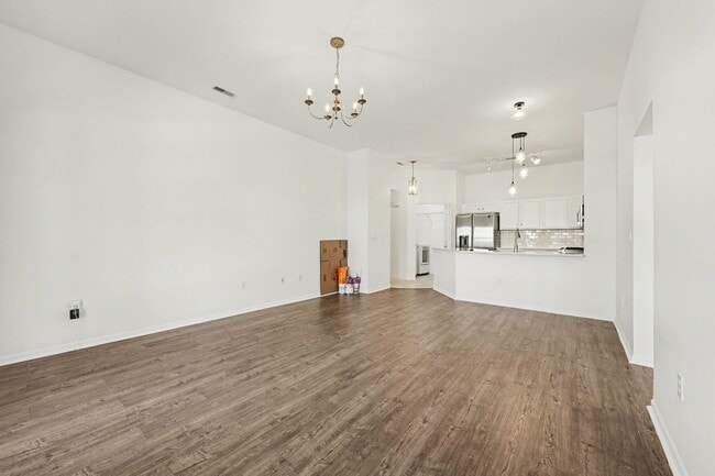 Building Photo - 2259 S Main St