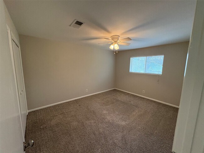 Building Photo - 2302 Penick Rd