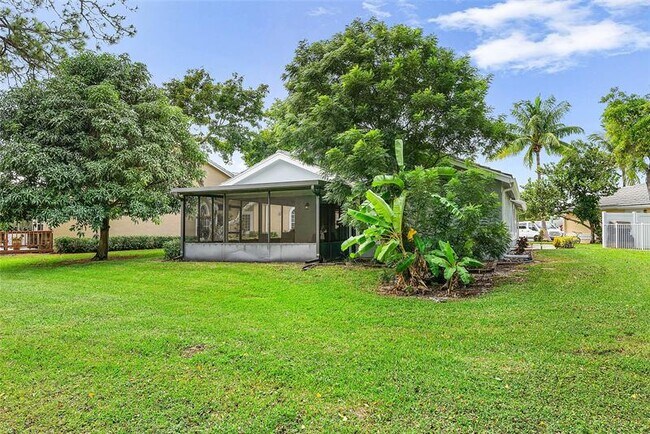 Building Photo - 8055 Burlington Ct