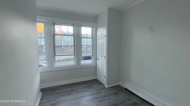 Building Photo - 56 Lindsley Pl