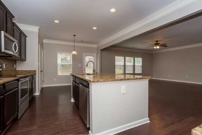 Building Photo - 229 Klinetop Dr