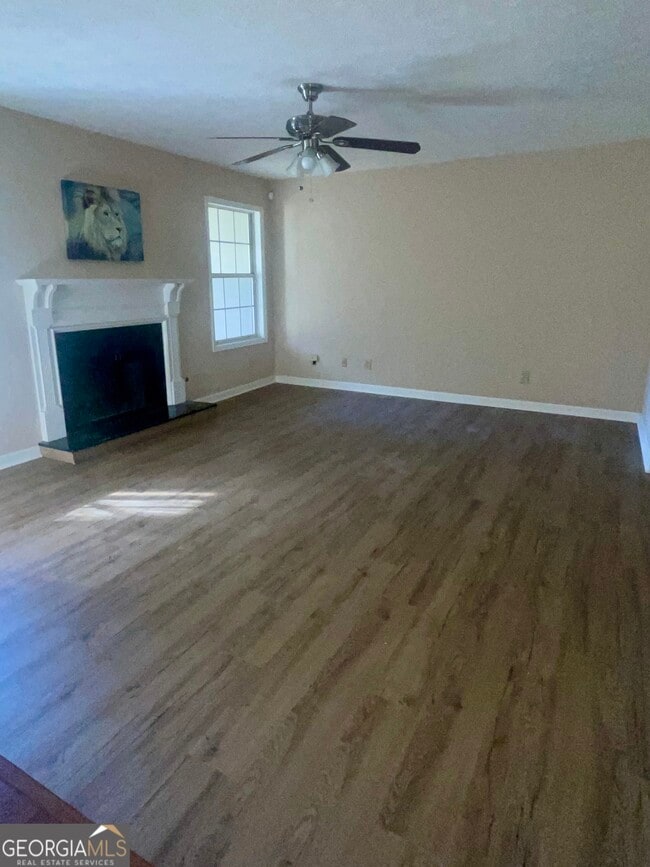 Building Photo - 2539 Oakridge Pl