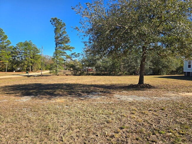 Building Photo - 2079 Pine Hill Rd