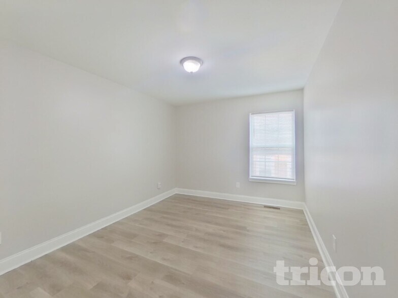 Building Photo - 717 West Blvd