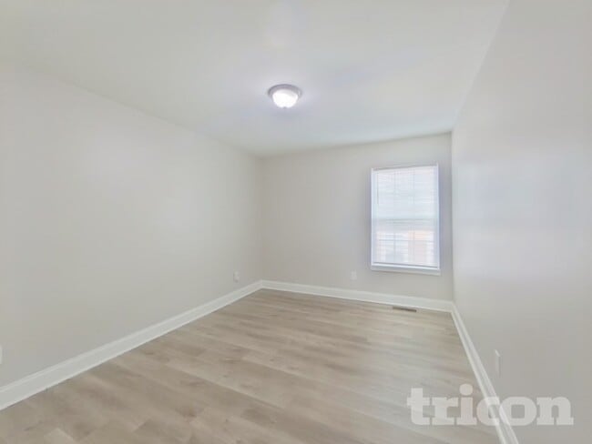 Building Photo - 717 West Blvd