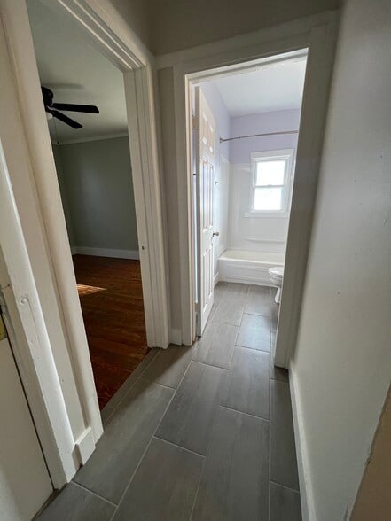 Bathroom - 4414 Ivanhoe Ave