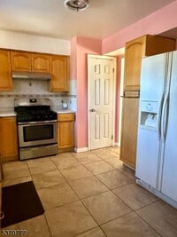 Building Photo - 23 Redbud Rd