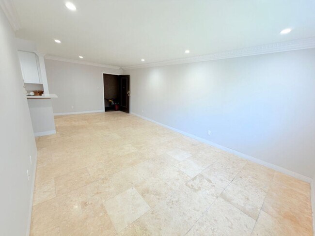 Interior Photo - The Crescent at Memory Park