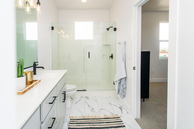 Building Photo - 2608 E Wake Frst Ln