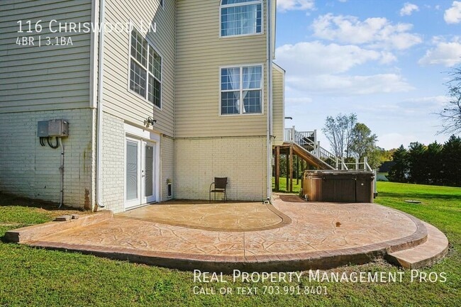 Building Photo - 116 Chriswood Ln