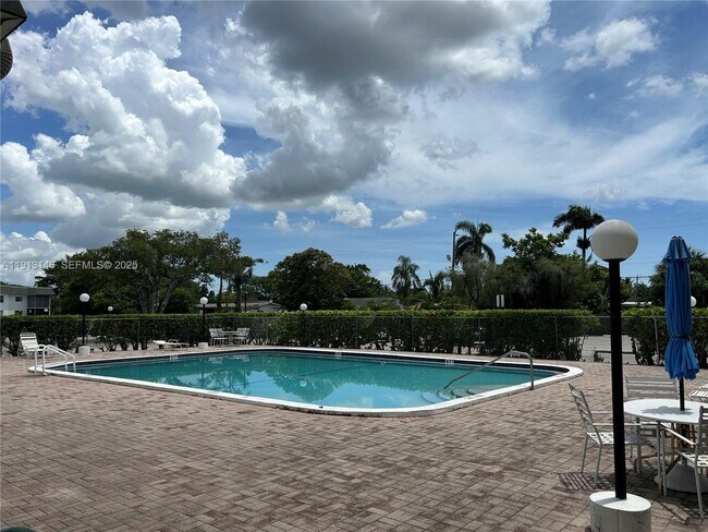 Building Photo - 6505 Winfield Blvd