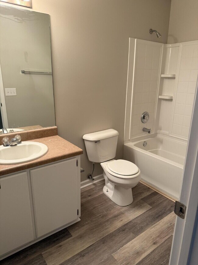 Building Photo - Great remodel close to Fort Stewart.