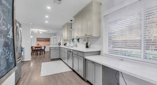 Building Photo - 5403 Carew St