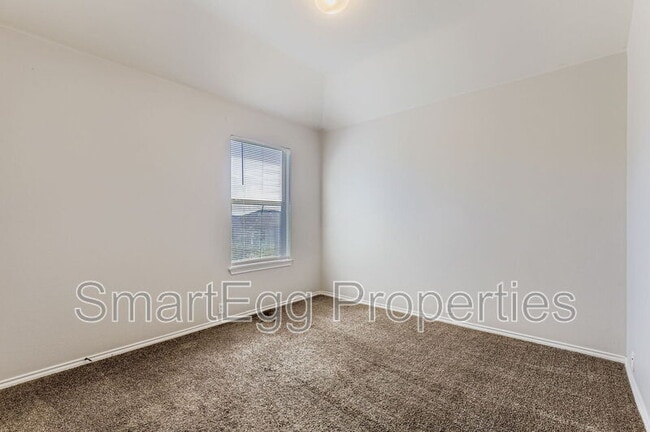 Building Photo - 924 Melted Candle Cove