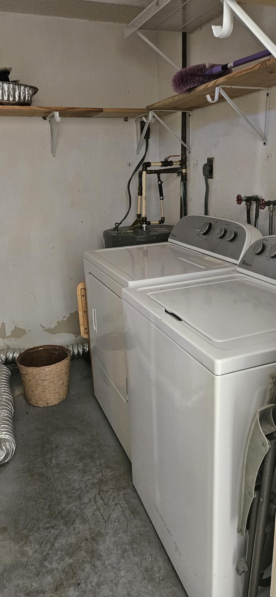 Building Photo - 6215 Green View Cir