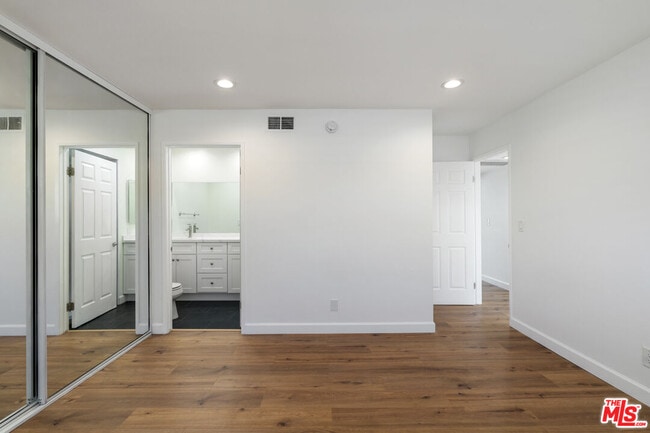 Building Photo - 4238 Whitsett Ave