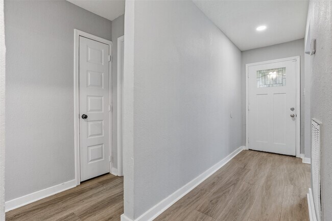 Building Photo - 12226 Kings Meadow Dr